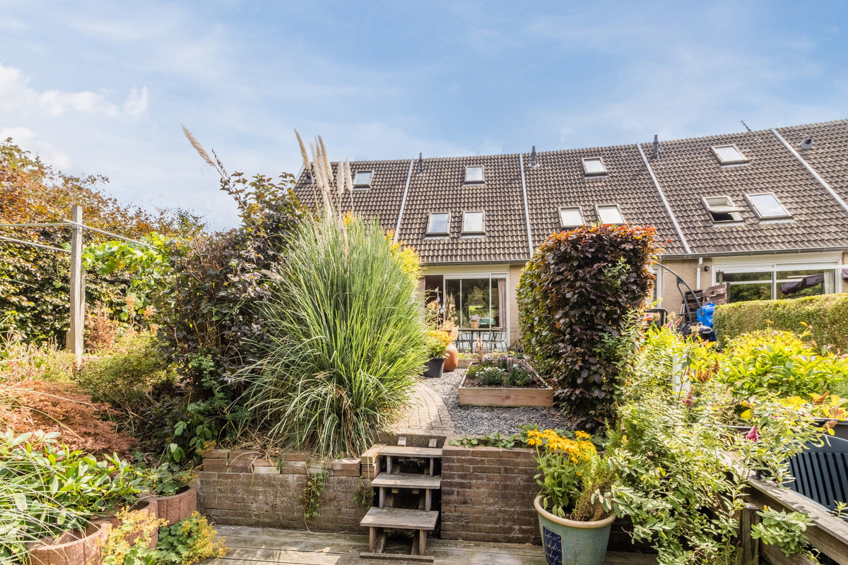 Tussenwoning te koop: Havixhorst 104, Alphen Aan Den Rijn