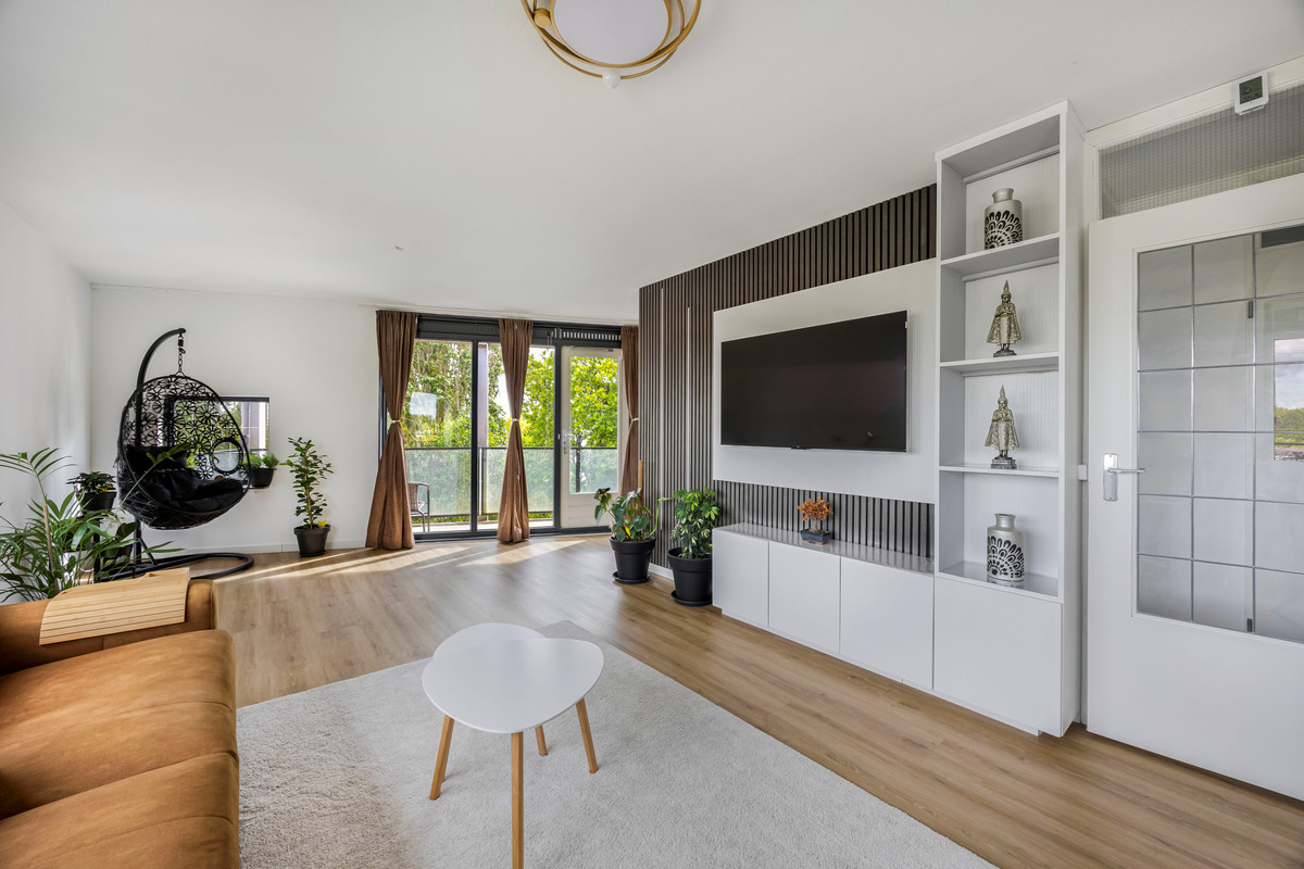 Appartement te koop: Gleditsiastraat 107, Almere