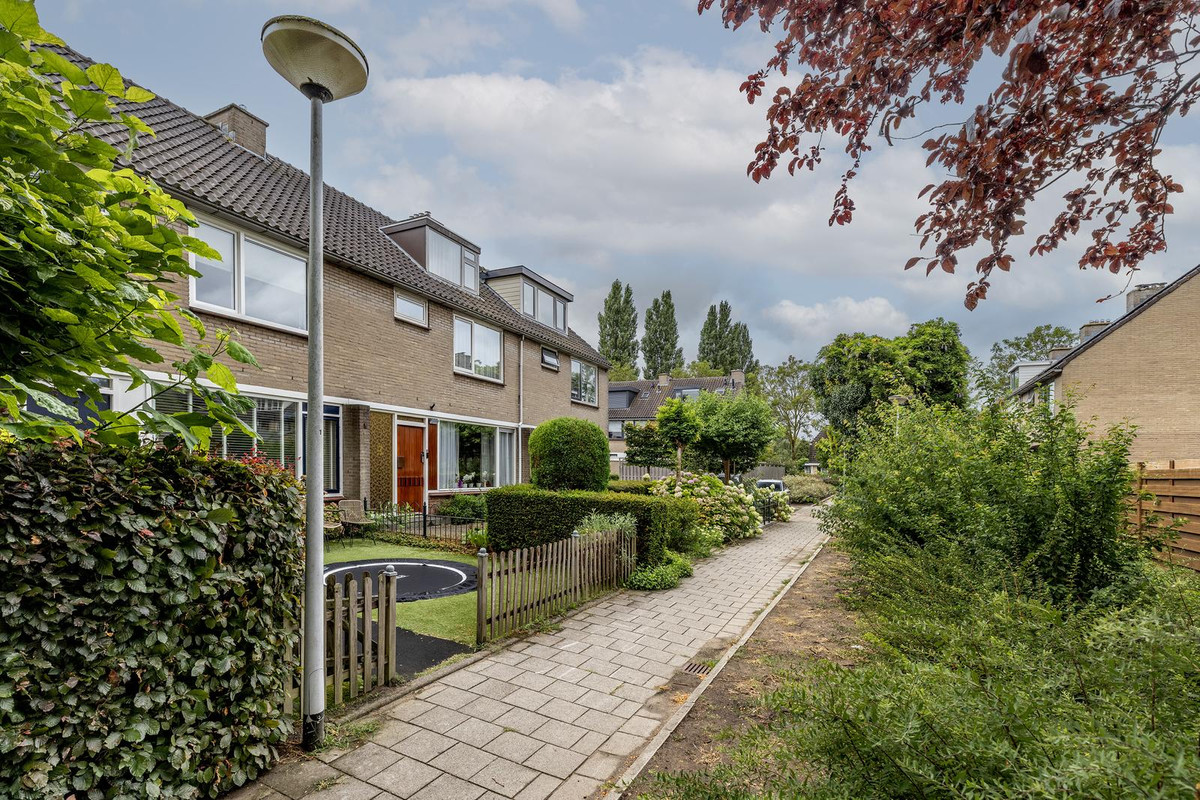 Tussenwoning te koop: Biezen 3, Barendrecht