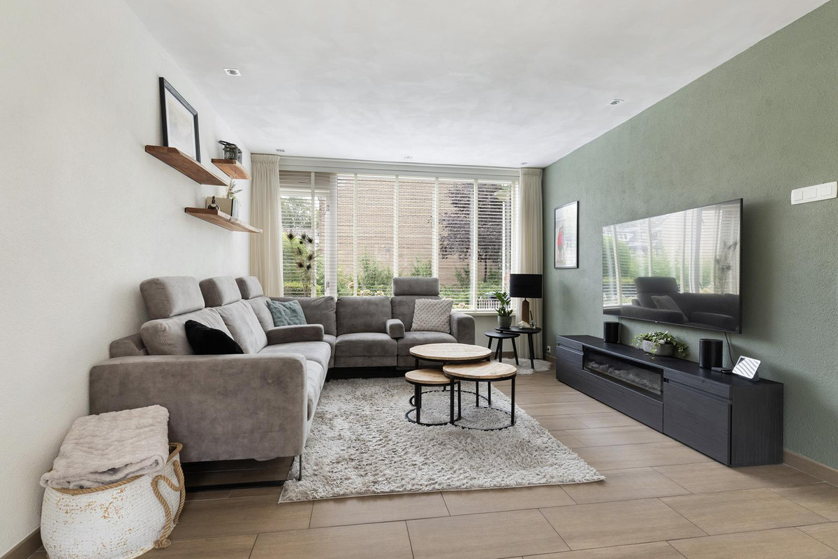 Tussenwoning te koop: Biezen 3, Barendrecht