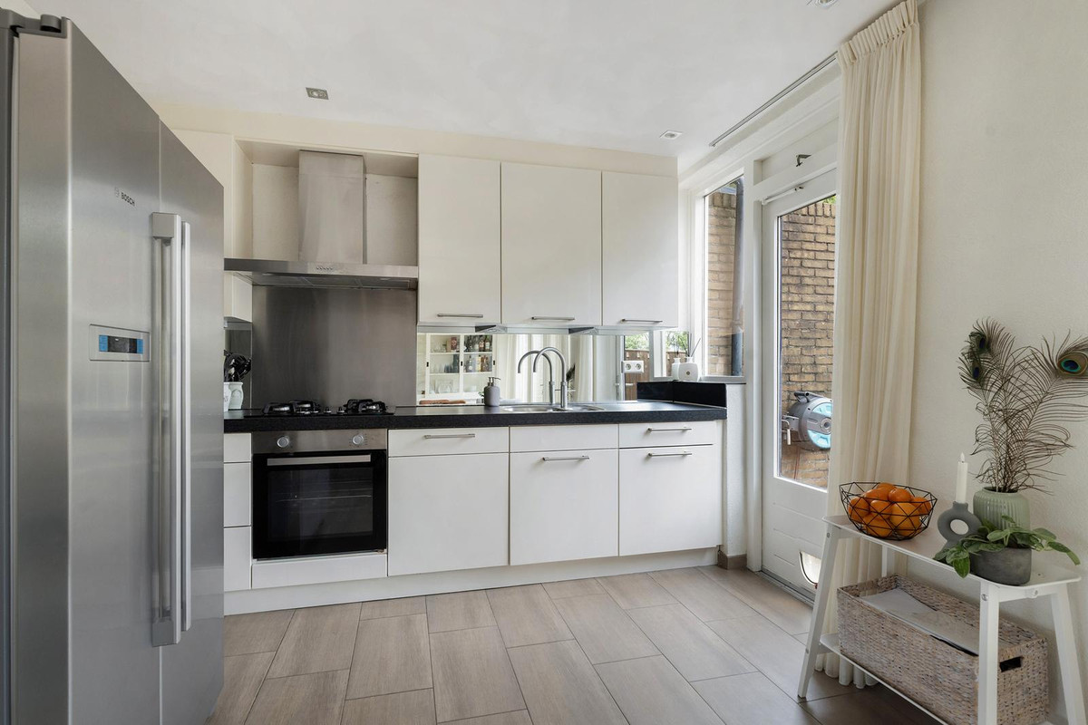 Tussenwoning te koop: Biezen 3, Barendrecht