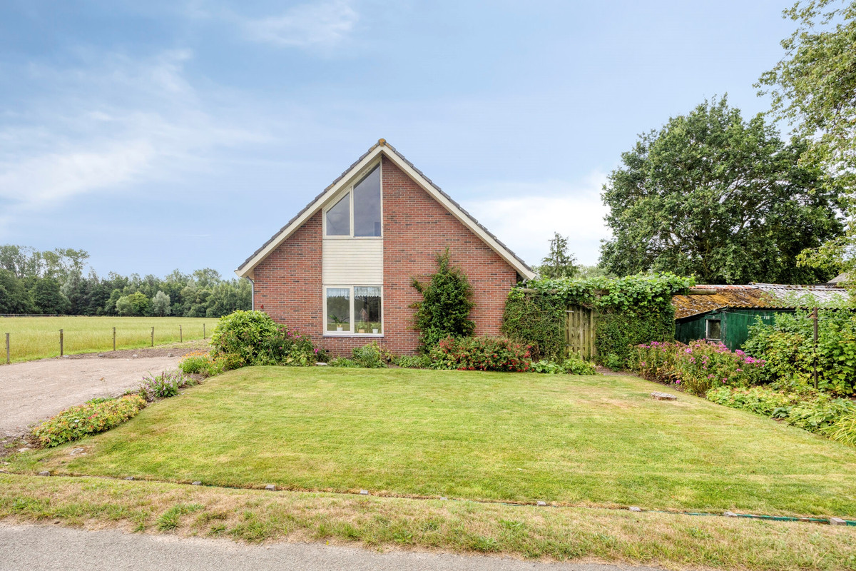 Vrijstaande woning te koop: Heetkampsweg 4, Emst