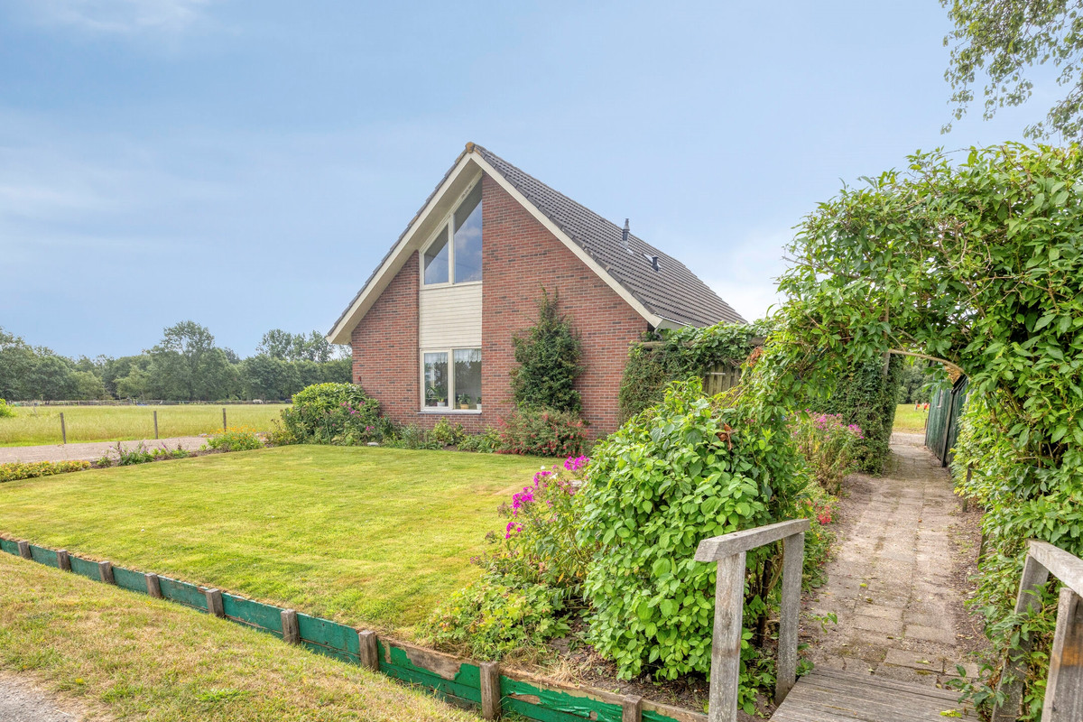 Vrijstaande woning te koop: Heetkampsweg 4, Emst