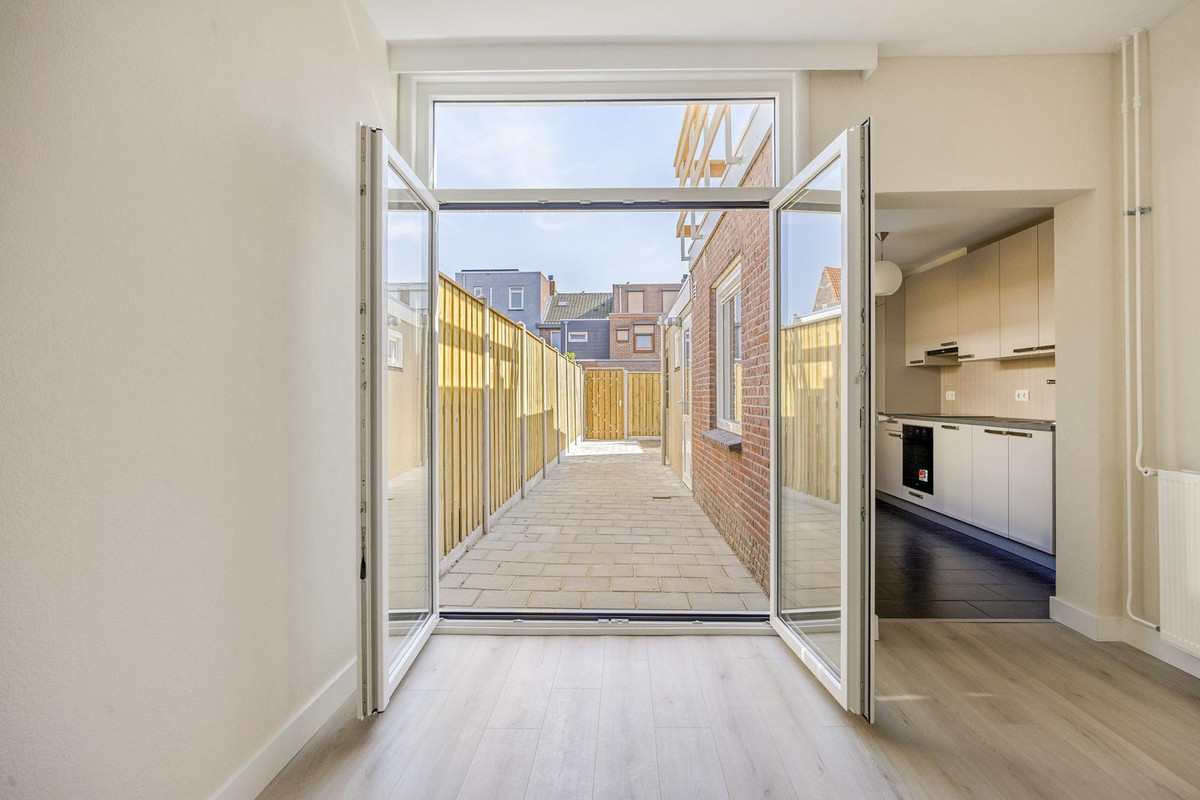 Tussenwoning te koop: Van Alkemadestraat 6, Tilburg