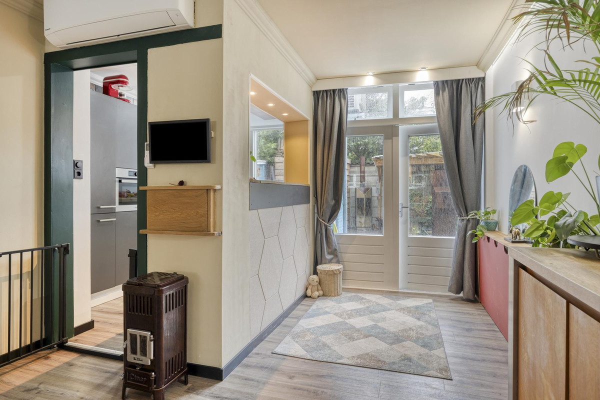 Tussenwoning te koop: Jacob Catsstraat 61, Dordrecht