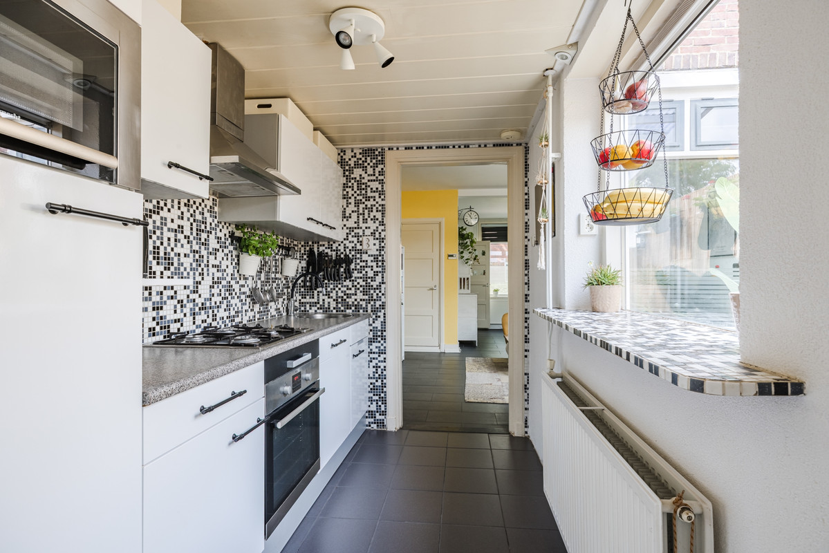 Tussenwoning te koop: Tafelbergstraat 92, Tilburg