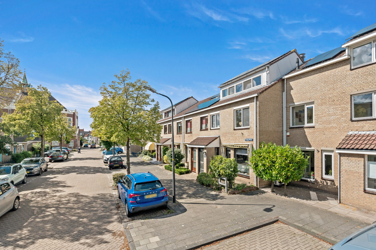 Tussenwoning te koop: Marelstraat 45, Maassluis