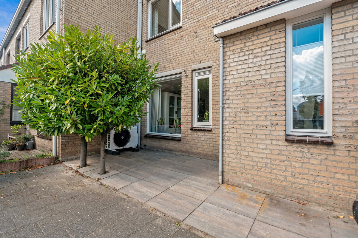 Tussenwoning te koop: Marelstraat 45, Maassluis