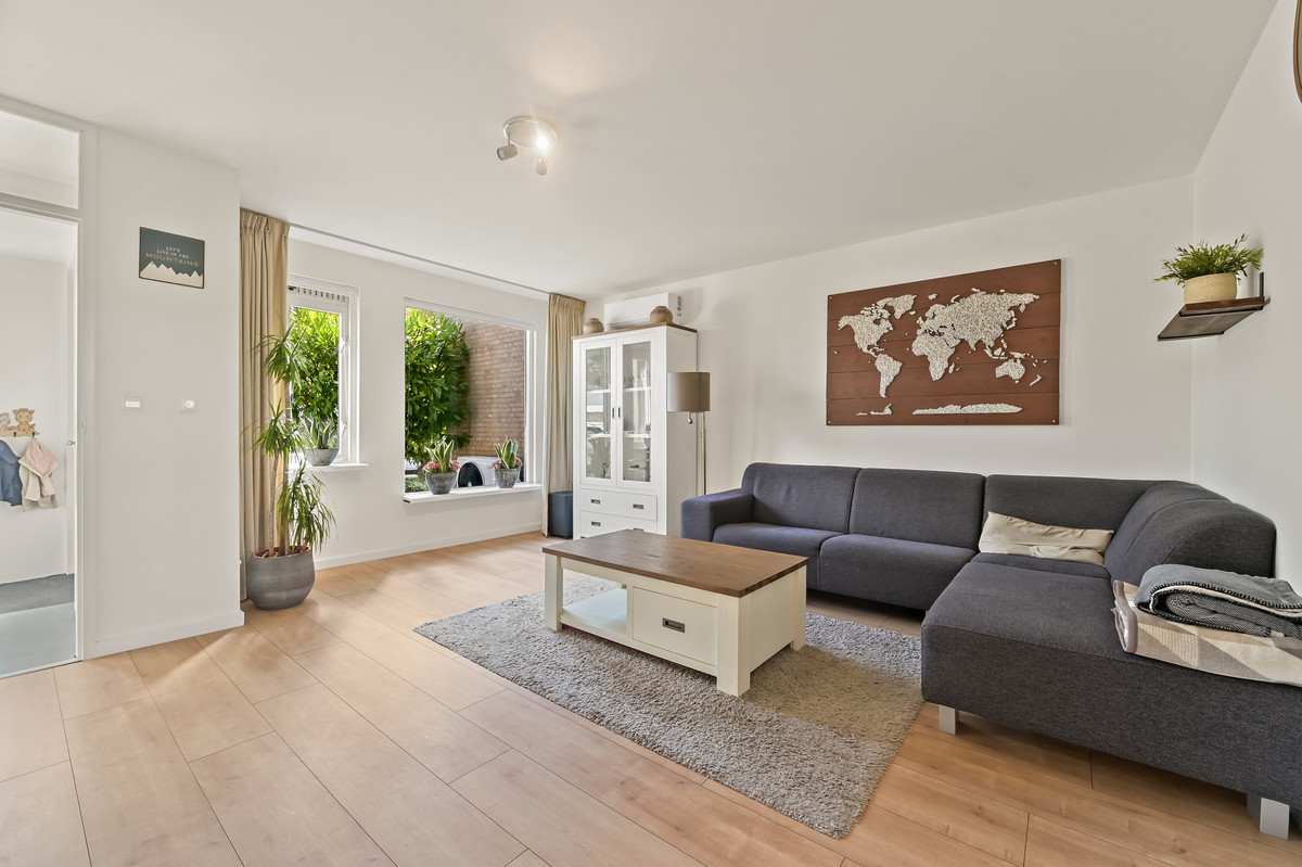 Tussenwoning te koop: Marelstraat 45, Maassluis