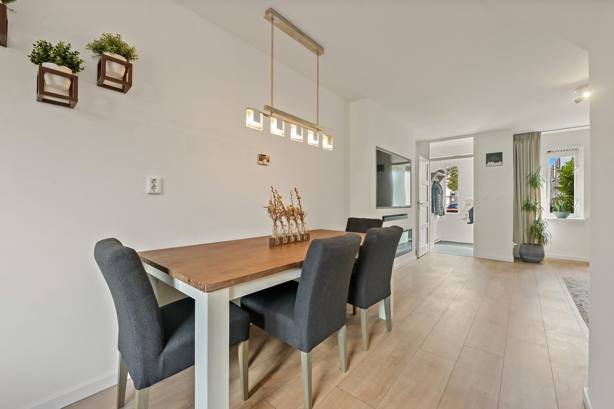 Tussenwoning te koop: Marelstraat 45, Maassluis