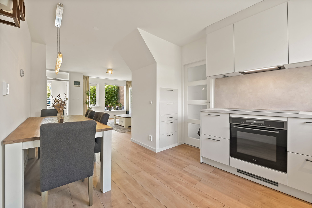 Tussenwoning te koop: Marelstraat 45, Maassluis