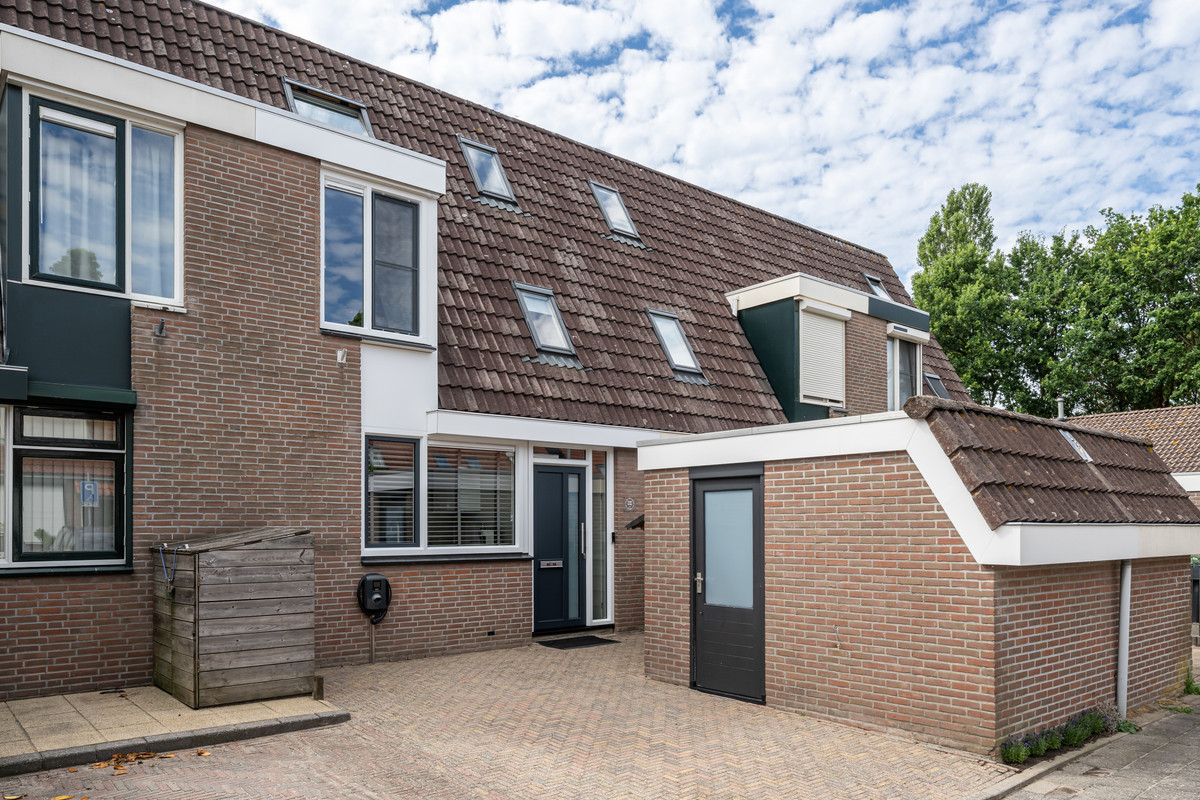 Tussenwoning te koop: Koolmees 47, Sommelsdijk