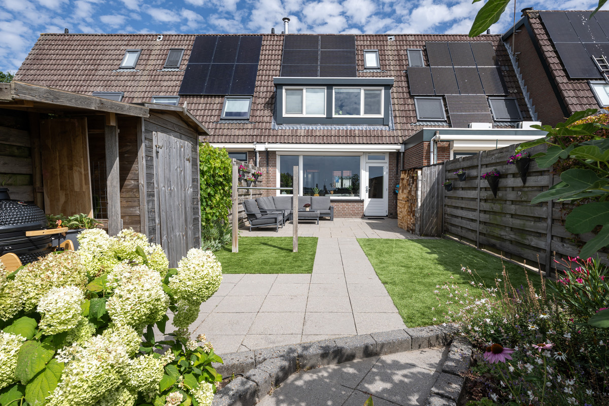 Tussenwoning te koop: Koolmees 47, Sommelsdijk