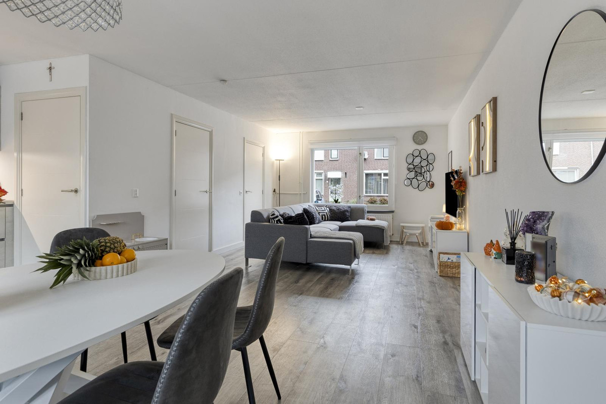 Tussenwoning te koop: Borculolaan 80, Tilburg