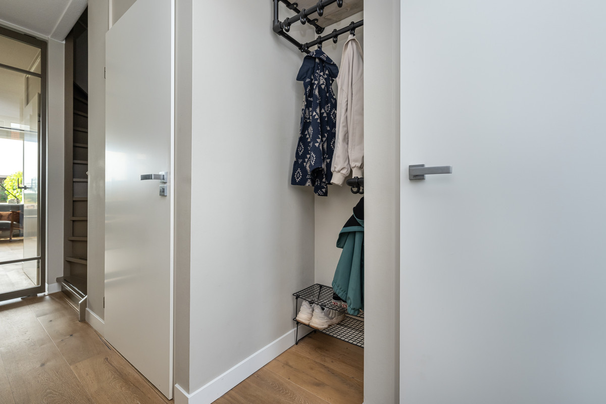 Tussenwoning te koop: Koolmees 47, Sommelsdijk