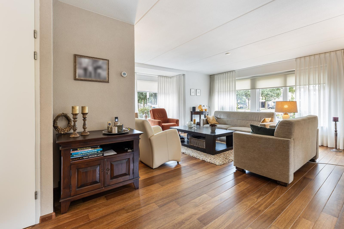 Hoekwoning te koop: Priëel 17, Almelo