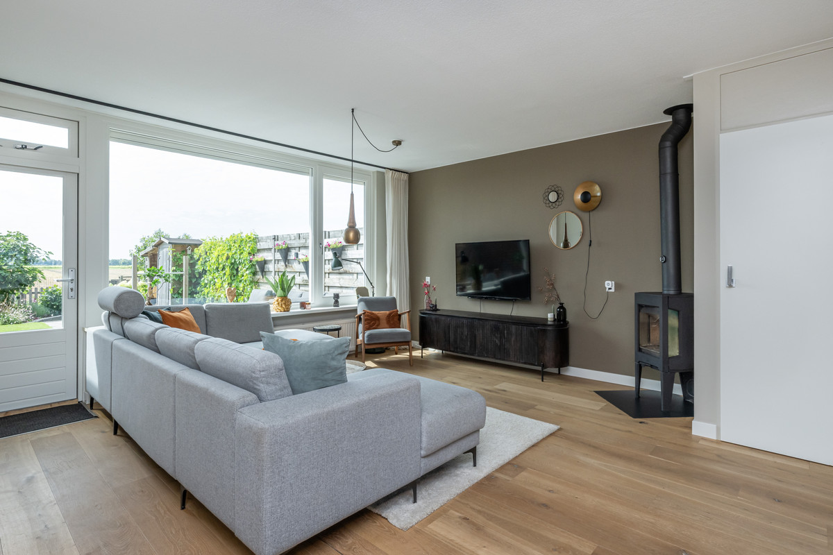 Tussenwoning te koop: Koolmees 47, Sommelsdijk