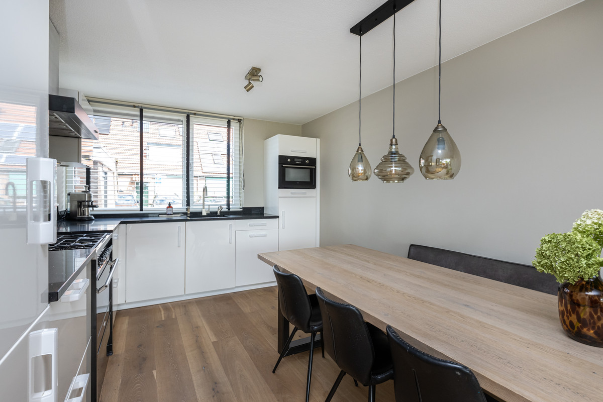 Tussenwoning te koop: Koolmees 47, Sommelsdijk