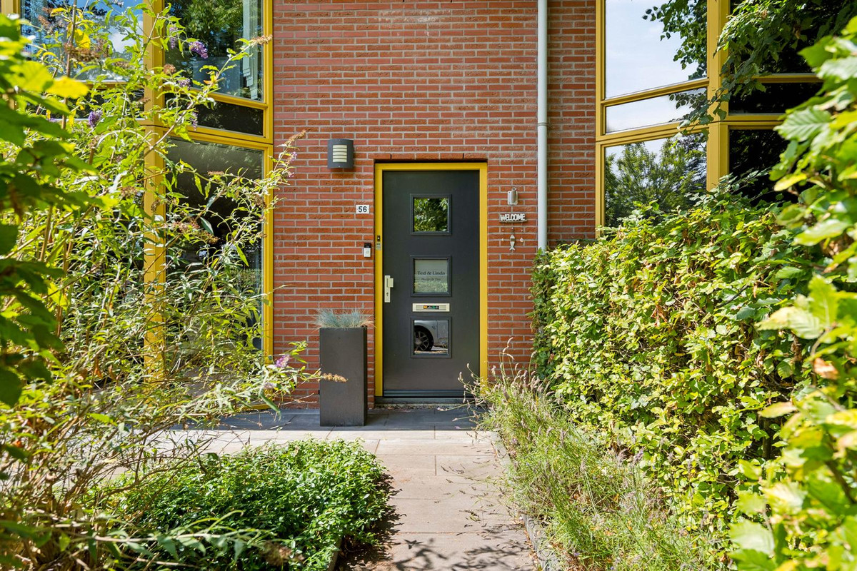 Tussenwoning te koop: Ekenstein 56, Lelystad