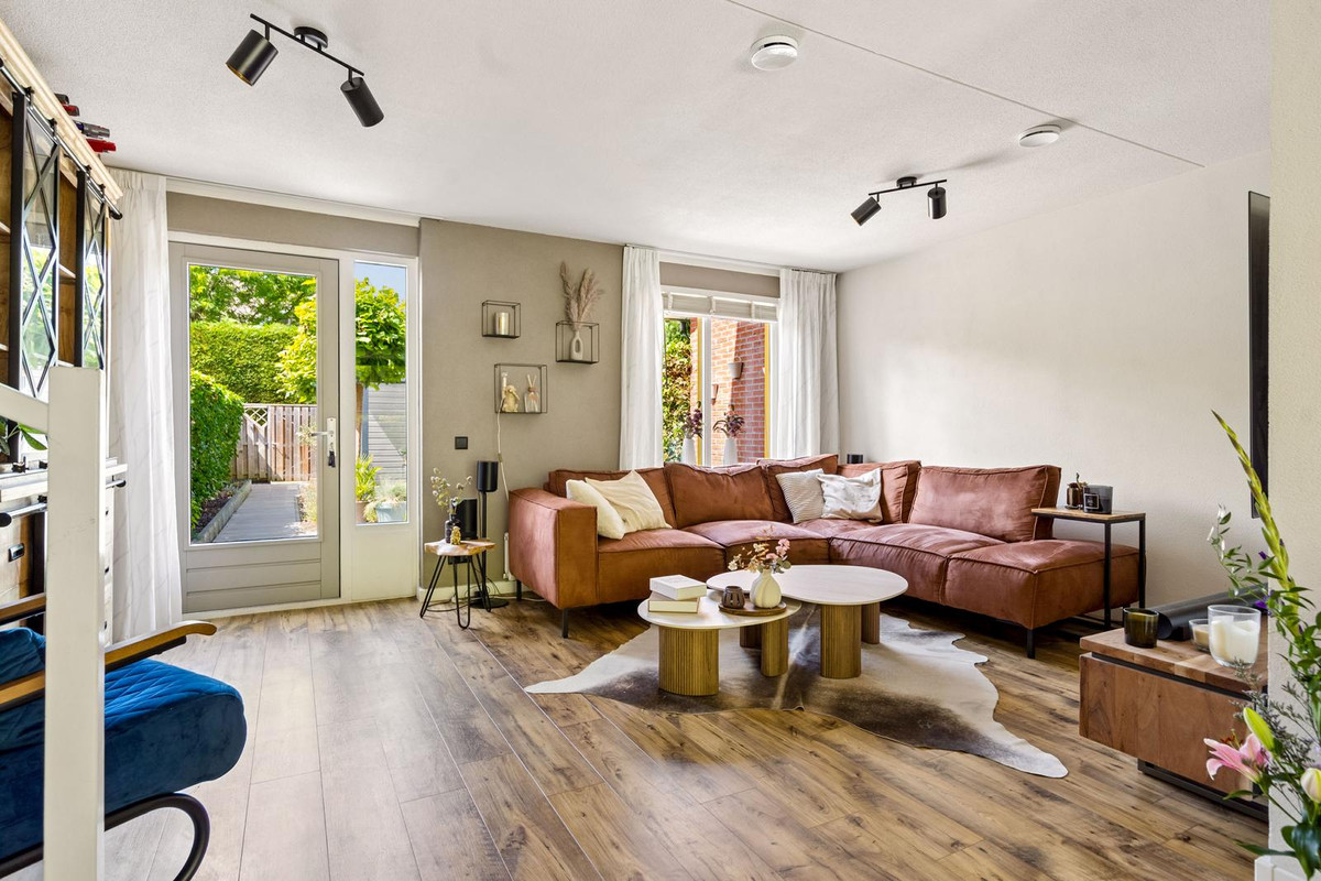 Tussenwoning te koop: Ekenstein 56, Lelystad