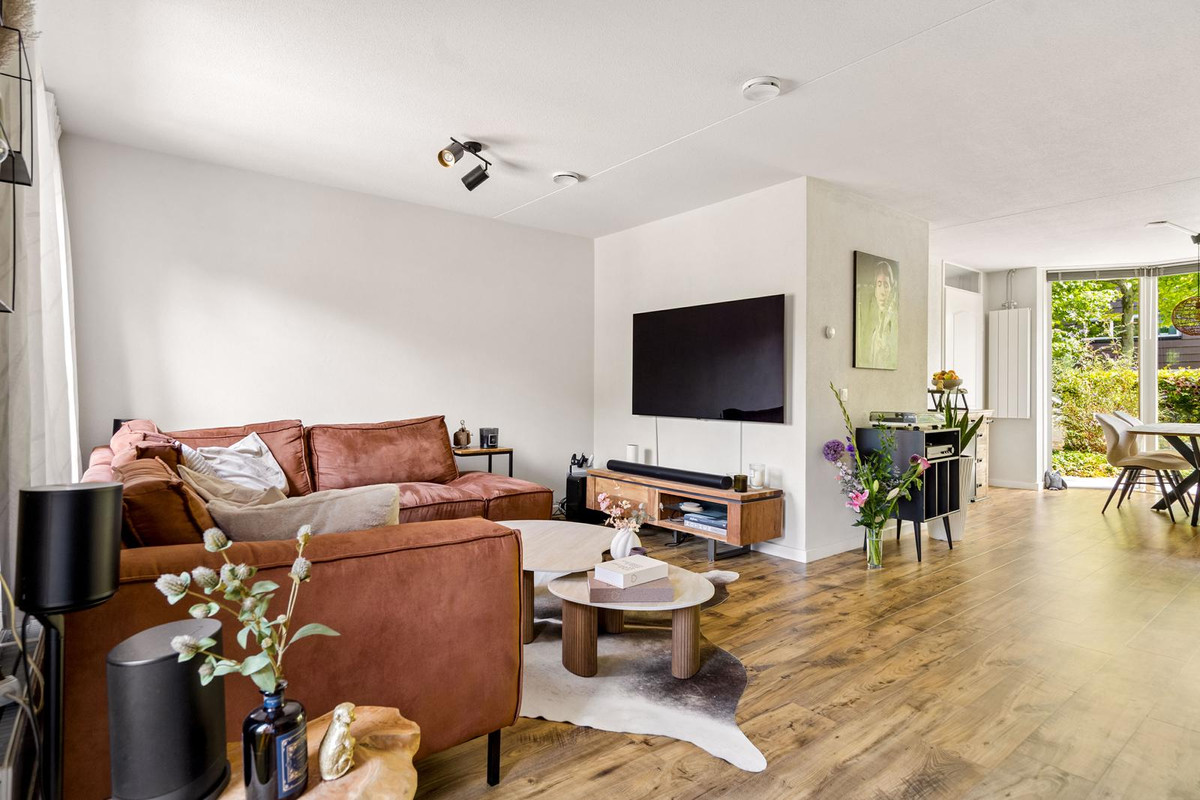 Tussenwoning te koop: Ekenstein 56, Lelystad