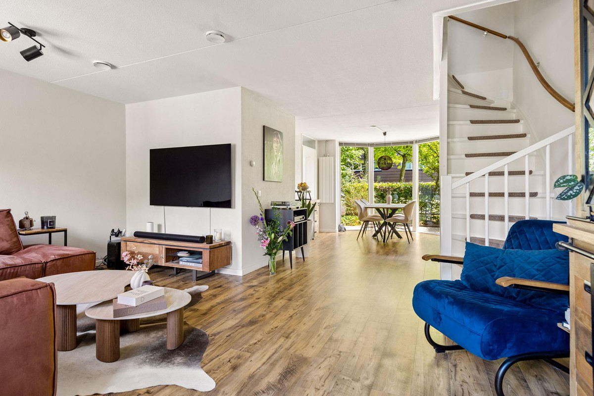 Tussenwoning te koop: Ekenstein 56, Lelystad