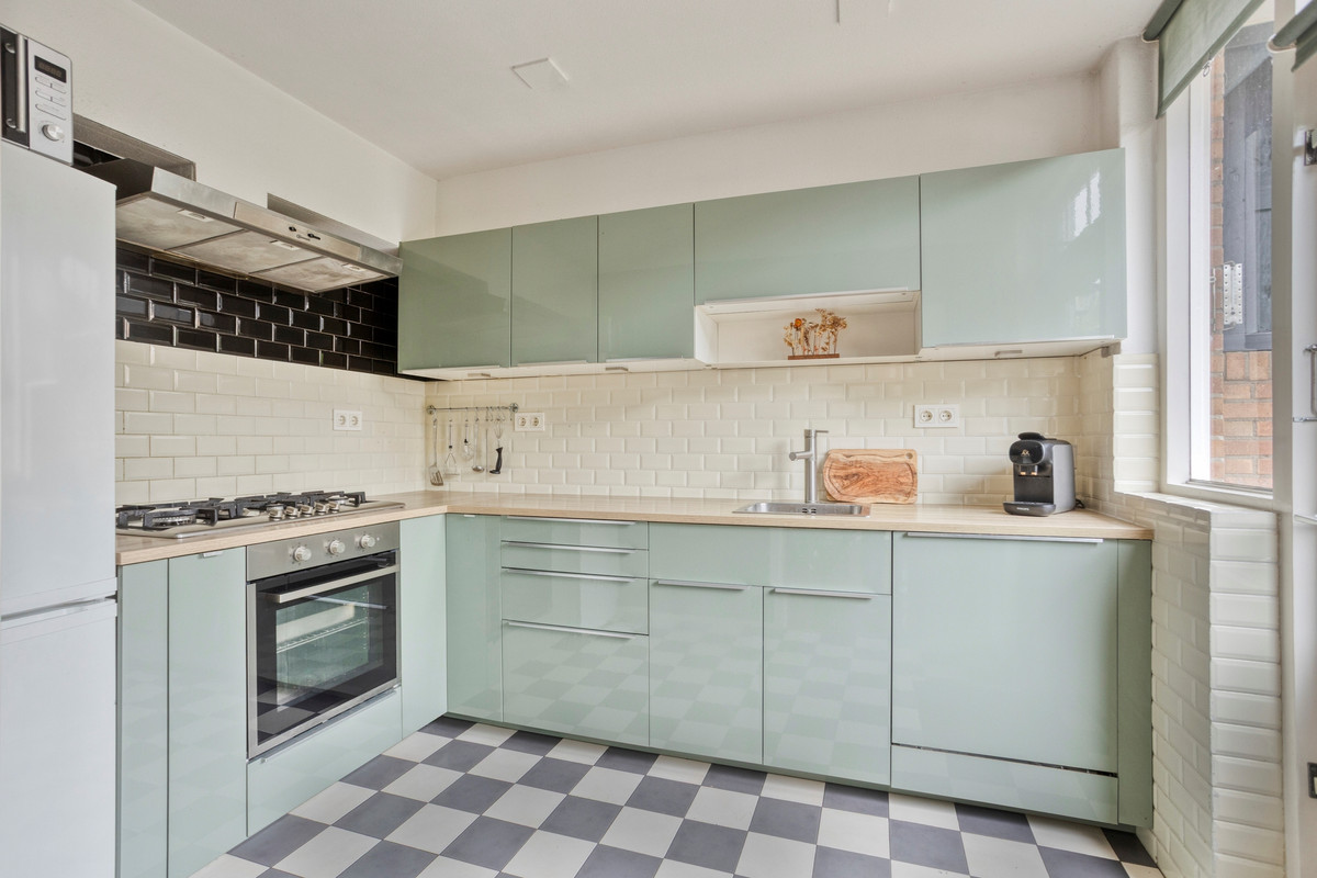 Tussenwoning te koop: Trompstraat 8, De Meern