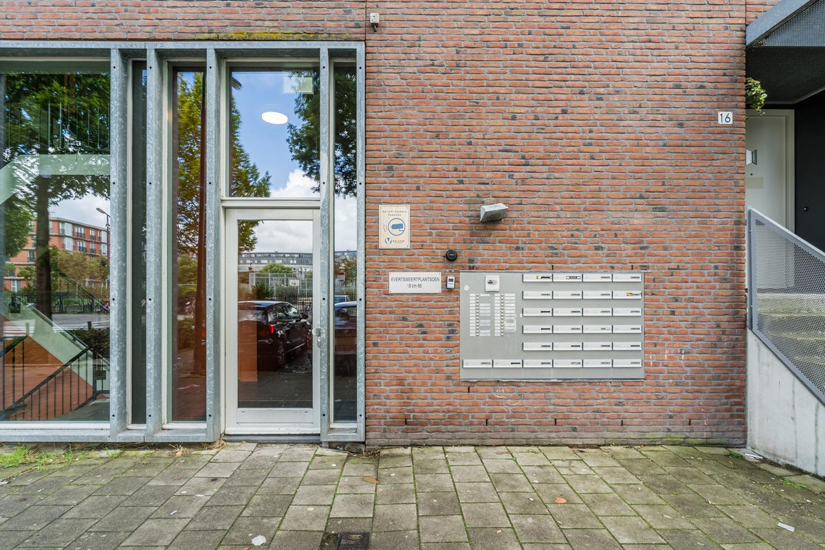 Appartement te koop: Evertsweertplantsoen 18, Amsterdam