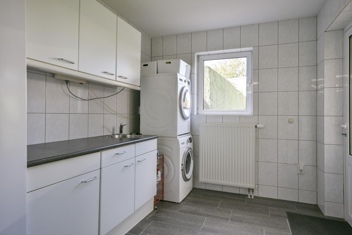 Twee-onder-één-kap te koop: Flinckstraat 24, Geleen