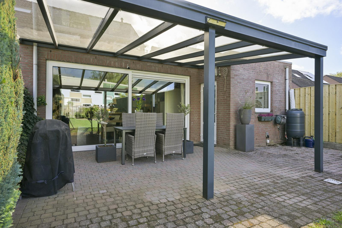 Twee-onder-één-kap te koop: Flinckstraat 24, Geleen