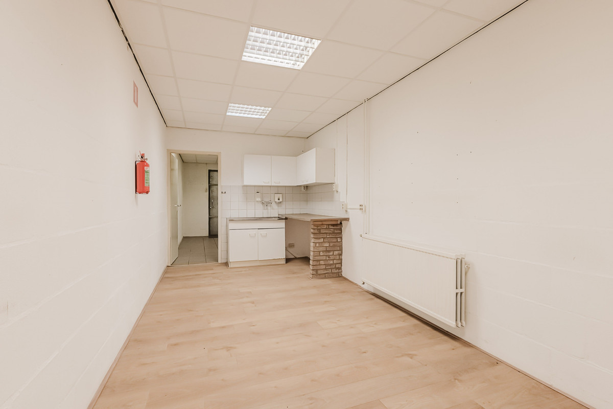 Tussenwoning te koop: Korvelseweg 150, Tilburg