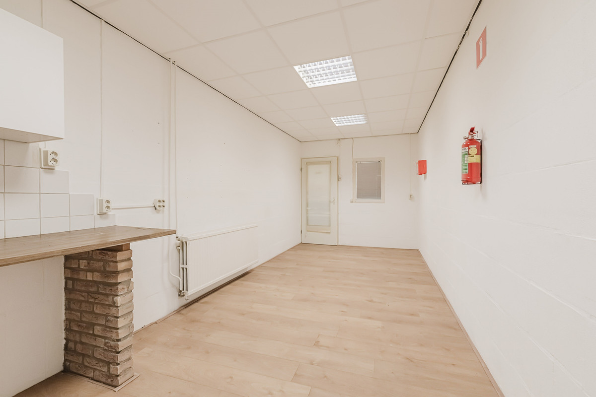 Tussenwoning te koop: Korvelseweg 150, Tilburg