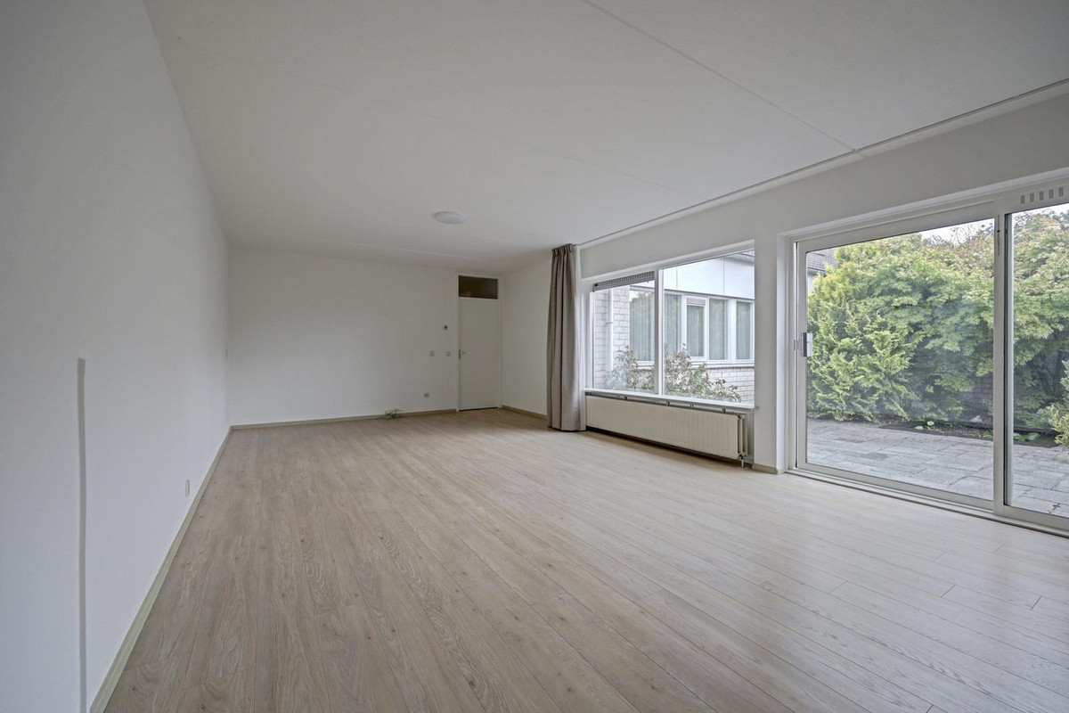 Tussenwoning te koop: M. Ruyshof 7, Almere