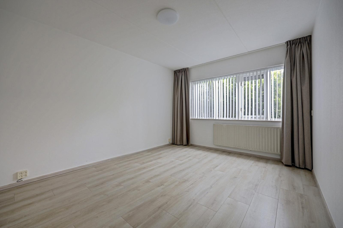 Tussenwoning te koop: M. Ruyshof 7, Almere