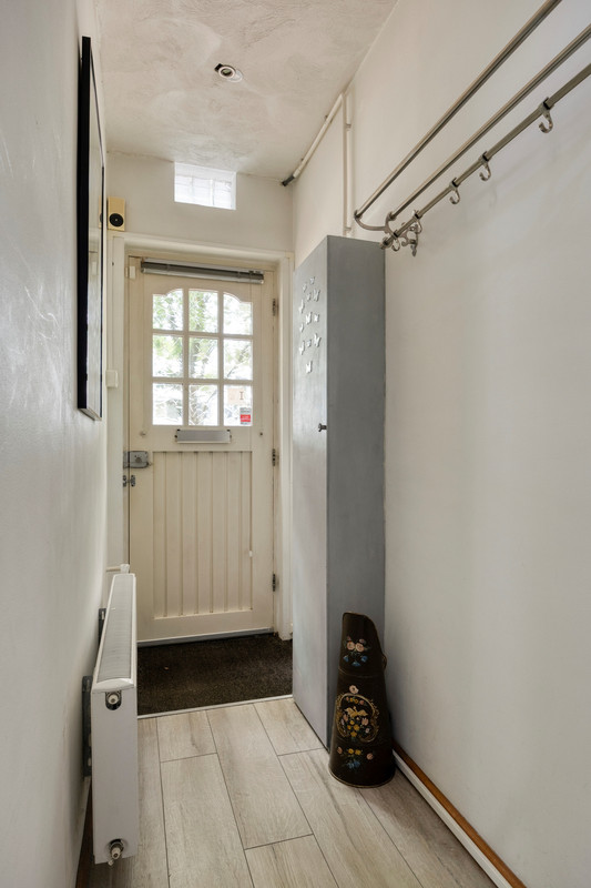 Tussenwoning te koop: Trouwlaan 220, Tilburg