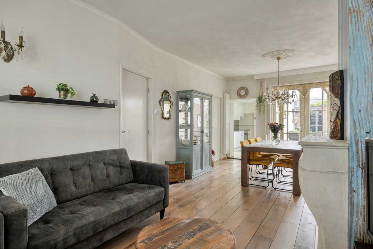 Tussenwoning te koop: Trouwlaan 220, Tilburg