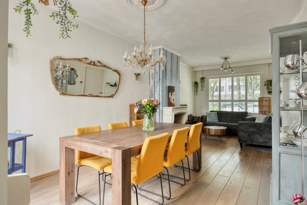 Tussenwoning te koop: Trouwlaan 220, Tilburg