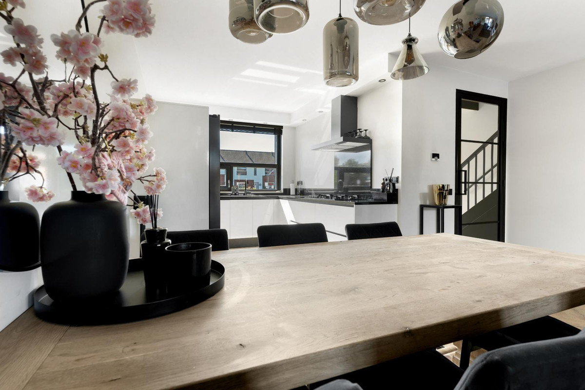 Tussenwoning te koop: Heidevlinder 48, Enschede