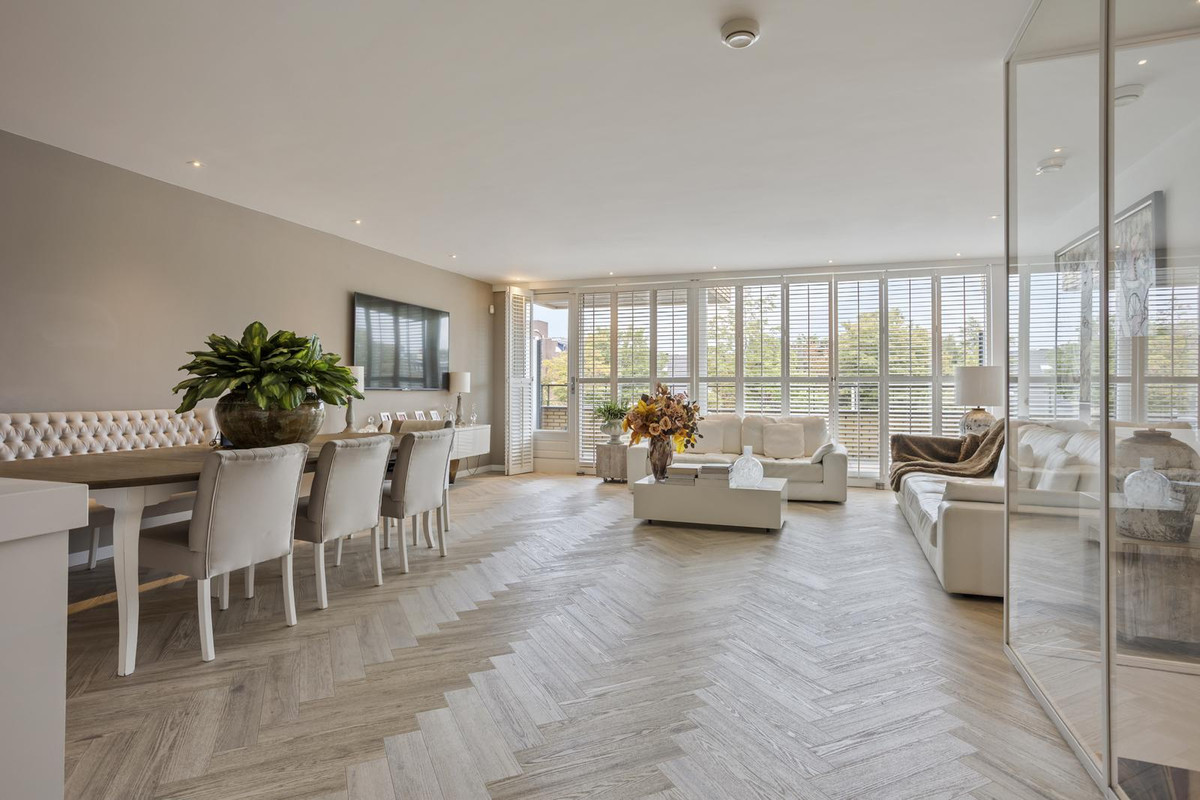 Appartement te koop: Sir Winston Churchilllaan 370F101, Rijswijk