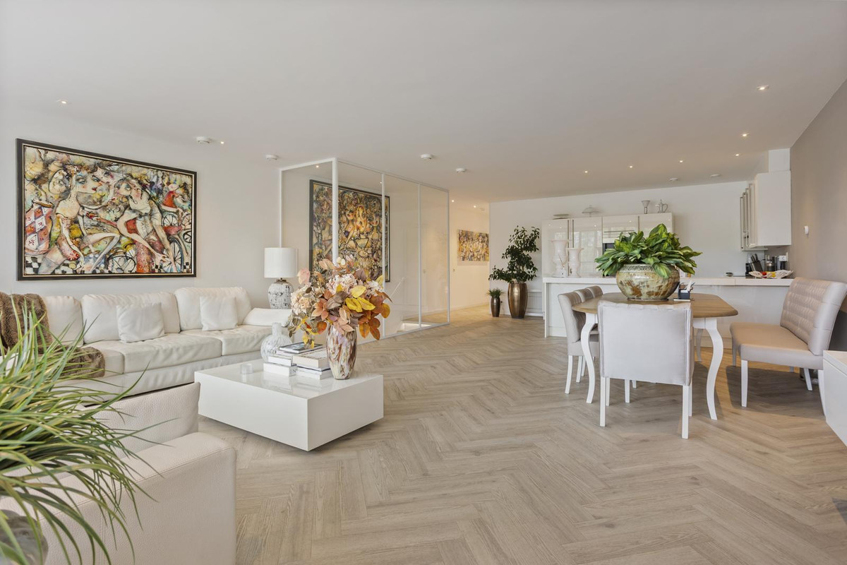 Appartement te koop: Sir Winston Churchilllaan 370F101, Rijswijk