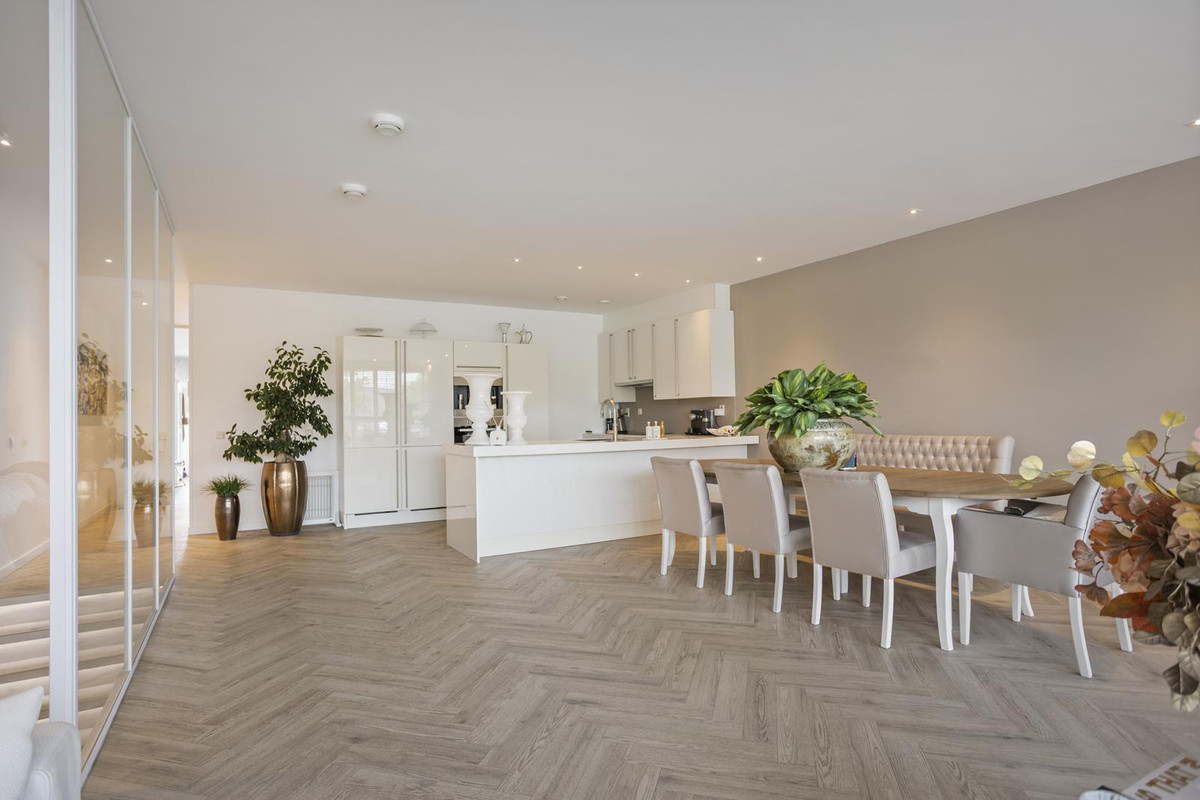 Appartement te koop: Sir Winston Churchilllaan 370F101, Rijswijk