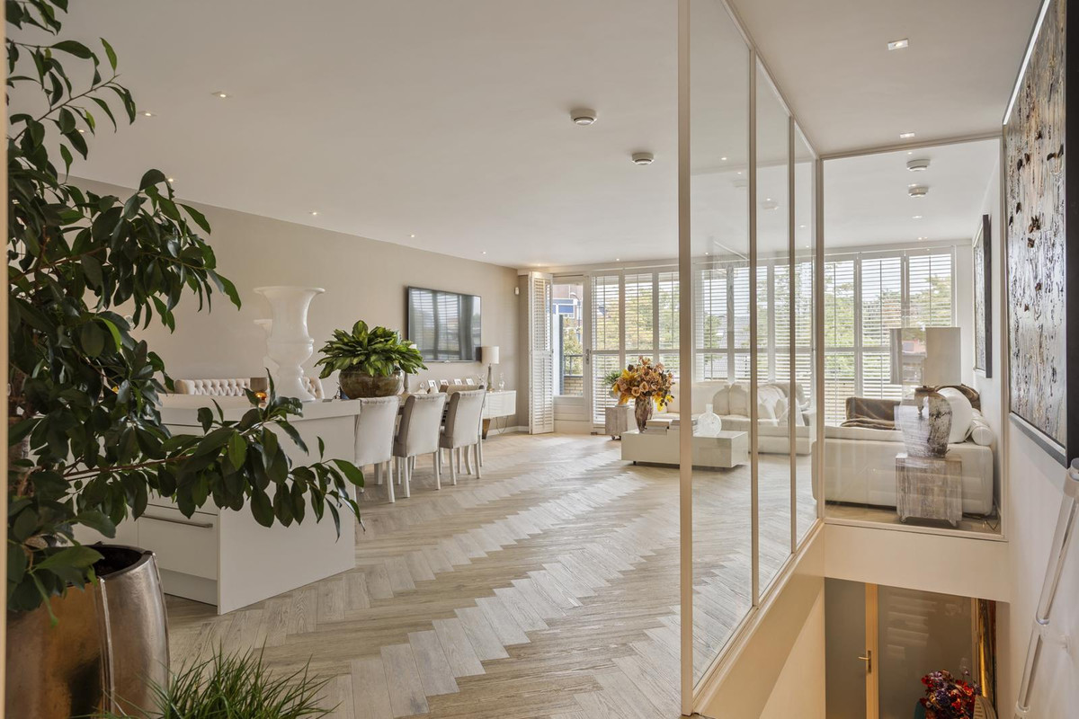 Appartement te koop: Sir Winston Churchilllaan 370F101, Rijswijk