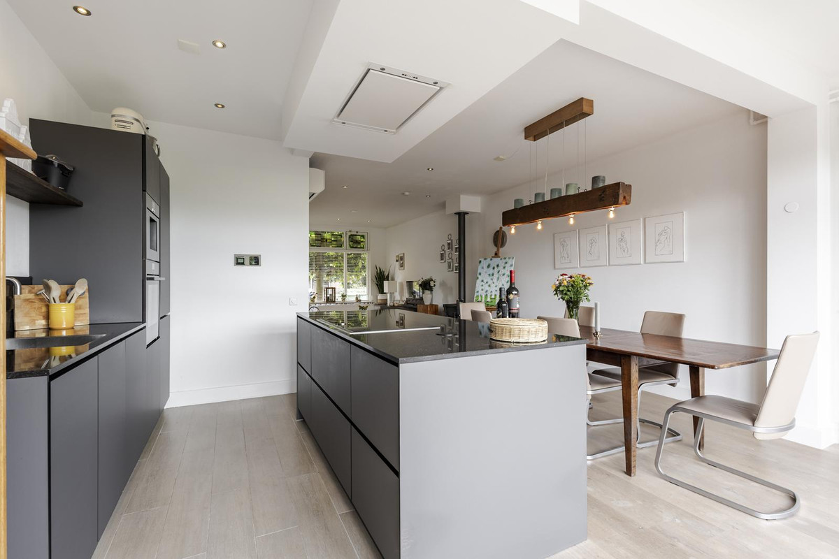 Vrijstaande woning te koop: Peulenstraat 147, Hardinxveld-Giessendam