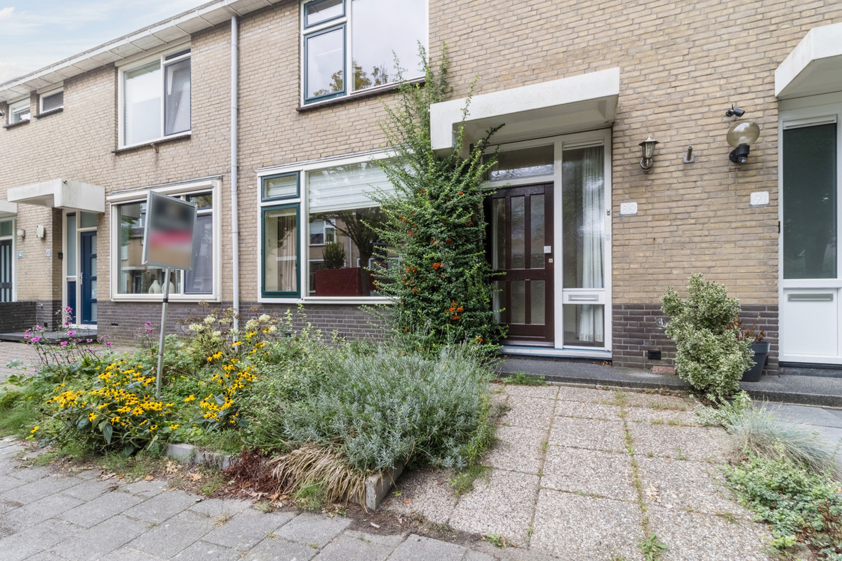 Tussenwoning te koop: Wikkestraat 89, Alphen Aan Den Rijn
