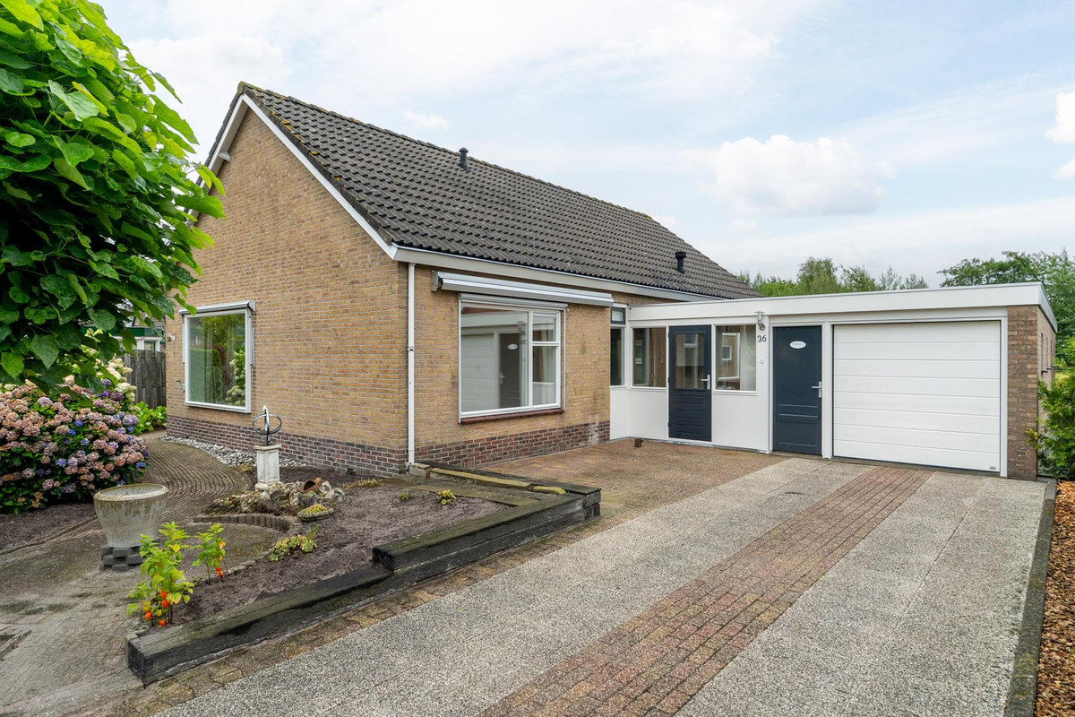 Vrijstaande woning te koop: Veldmansweg 36, Noardburgum