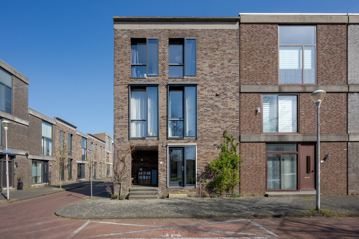 Hoekwoning te koop: Meerkoetstraat 18, 'S-Gravenhage