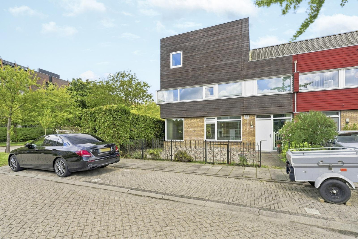 Hoekwoning te koop: Kandinskystraat 1, Almere