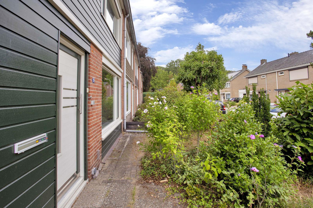 Tussenwoning te koop: Wethouder Hassingstraat 10, Overdinkel