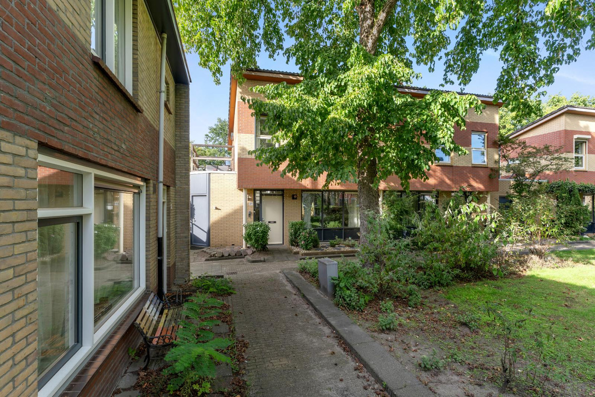 Tussenwoning te koop: Hunzestraat 89, Enschede
