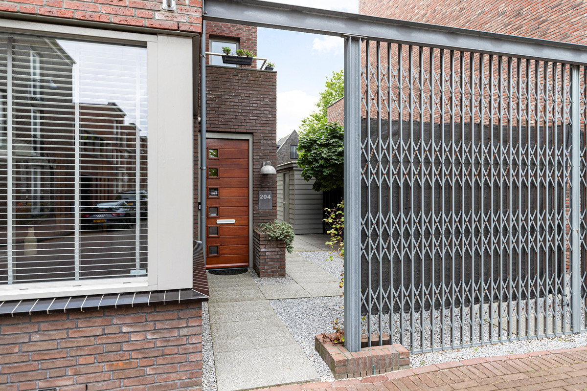 Vrijstaande woning te koop: Kallameer 204, Woerden